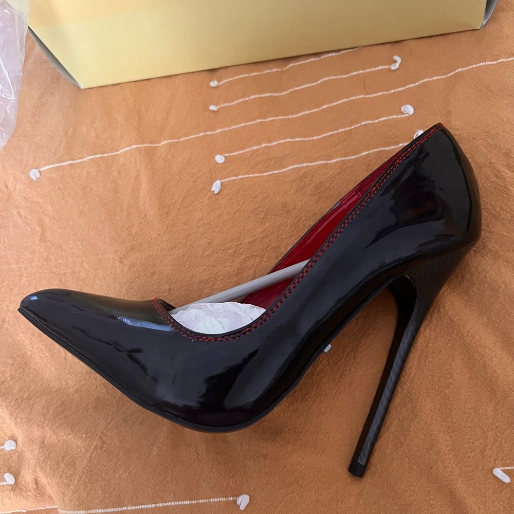 HIGHEST HEEL COLLECTION